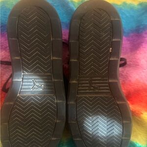 Women’s high top platform Pumas. Wore maybe 3x just like new